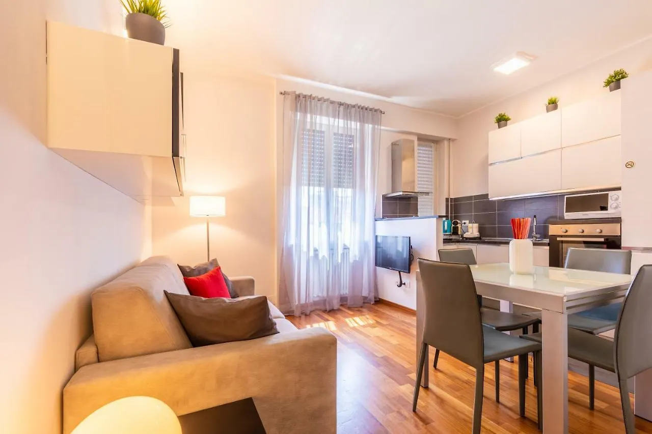Golden House Milano Apartment 0*, Milan Italy
